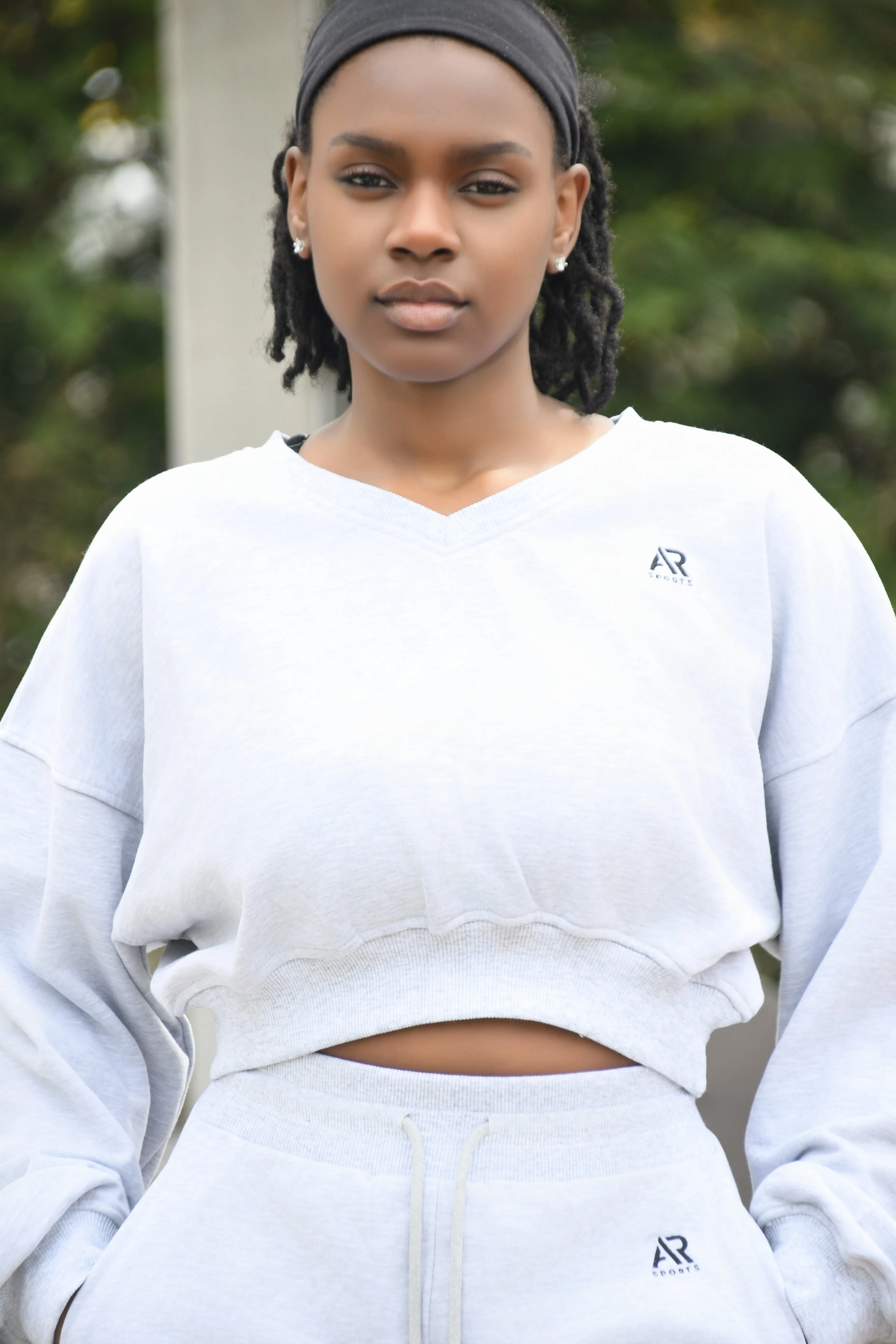 AR Sportswear 2Pcs Women's V-neck Sweatshirt Long Sleeves Crop With Matching Shorts