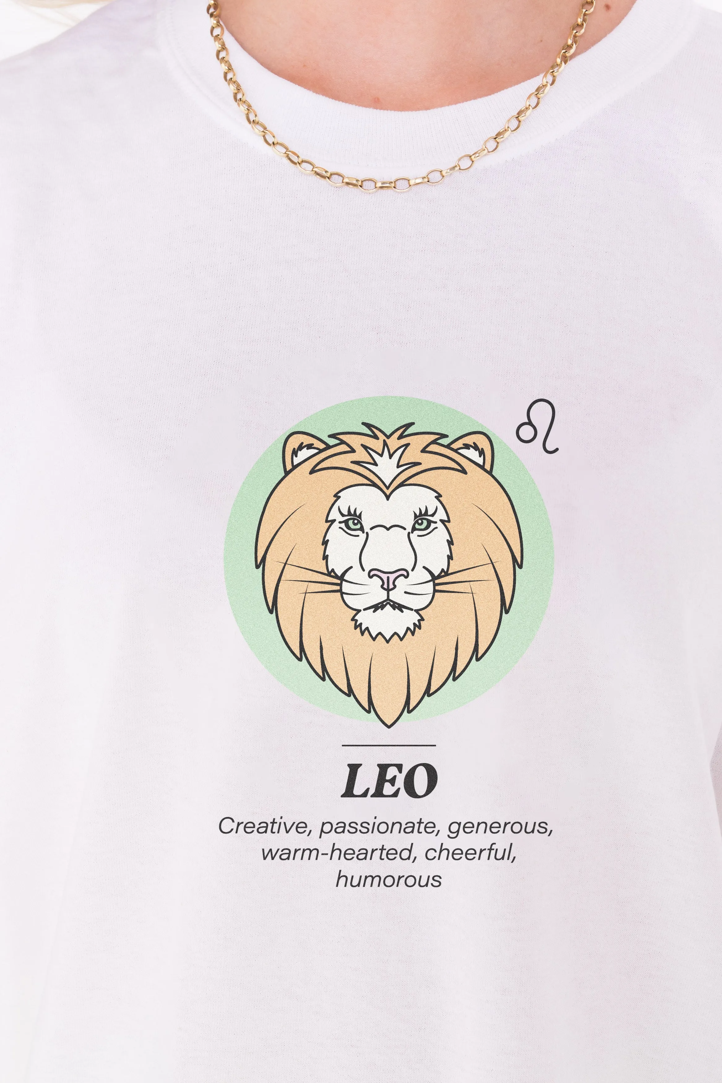 Daisy Street Relaxed T-Shirt with Leo Print