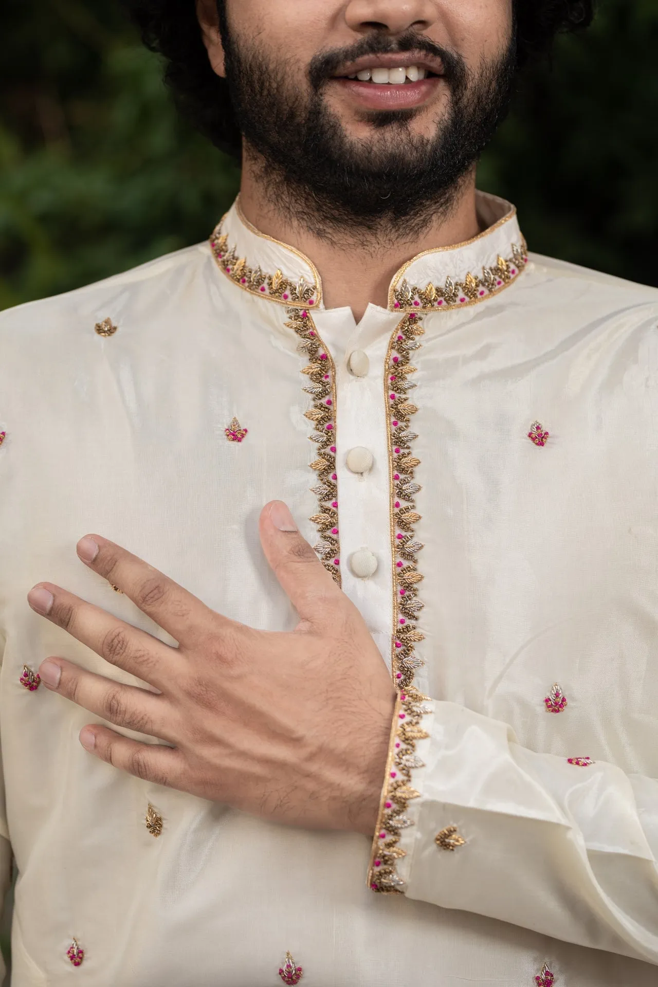 Men's Hand Embroidered Pattu Set - Hilo Design