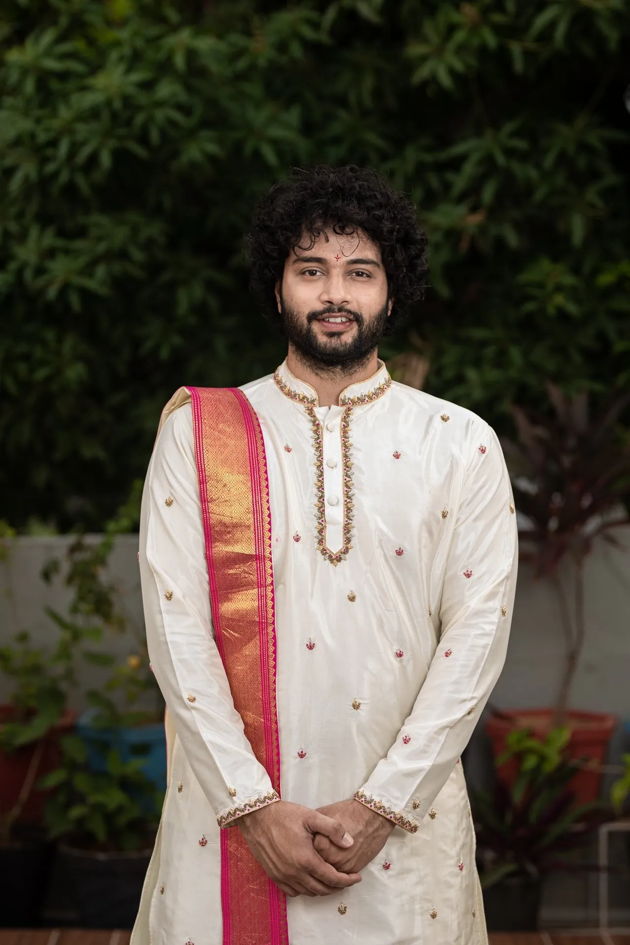 Men's Hand Embroidered Pattu Set - Hilo Design
