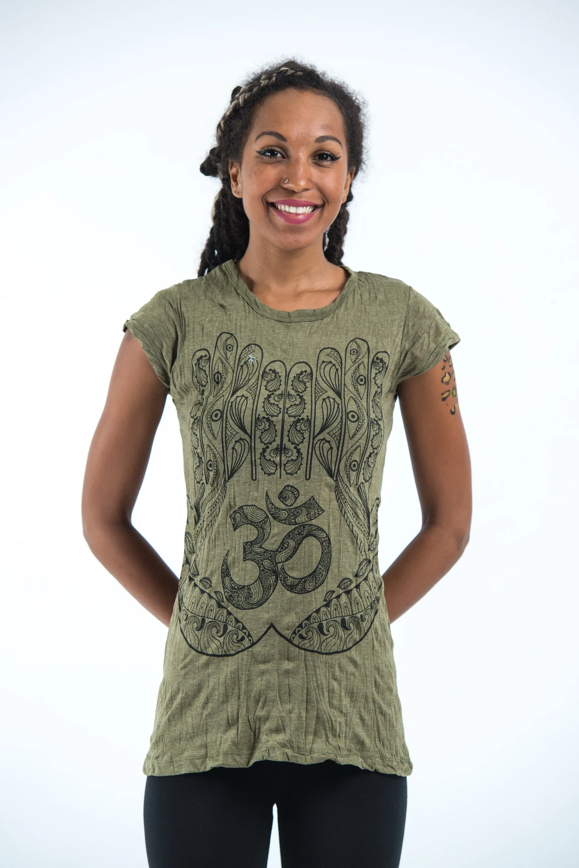 Womens Om hands T-Shirt in Green